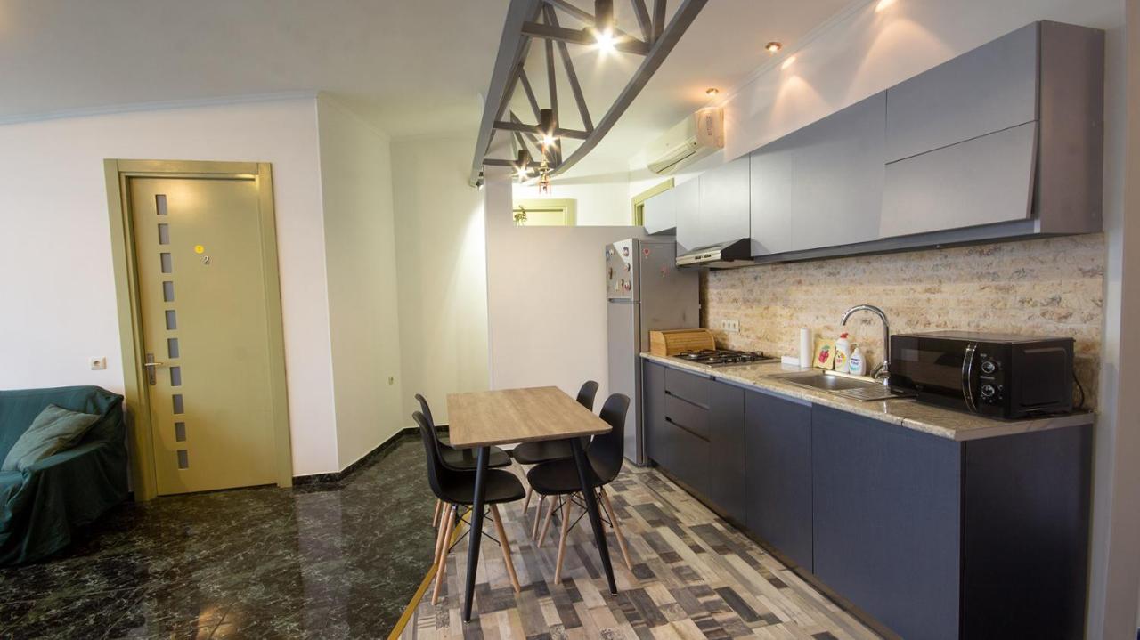 4 Bedroom Apartment On Liberty Square Тбилиси Екстериор снимка