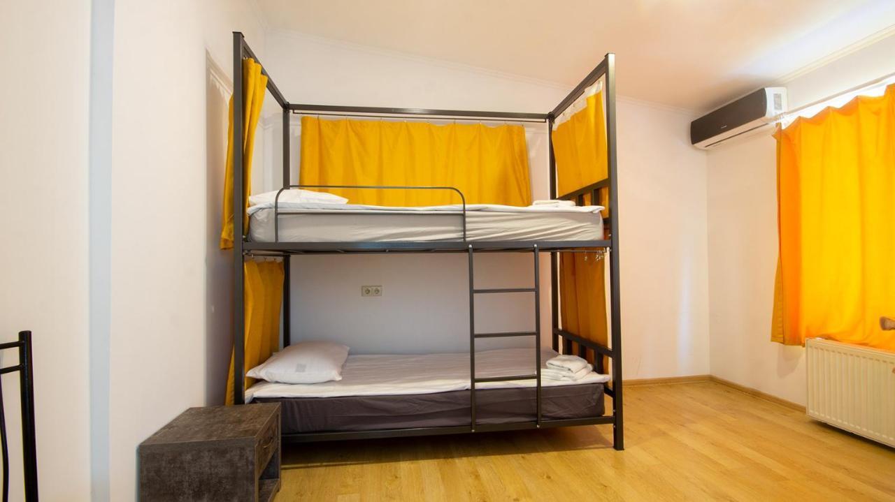4 Bedroom Apartment On Liberty Square Тбилиси Екстериор снимка