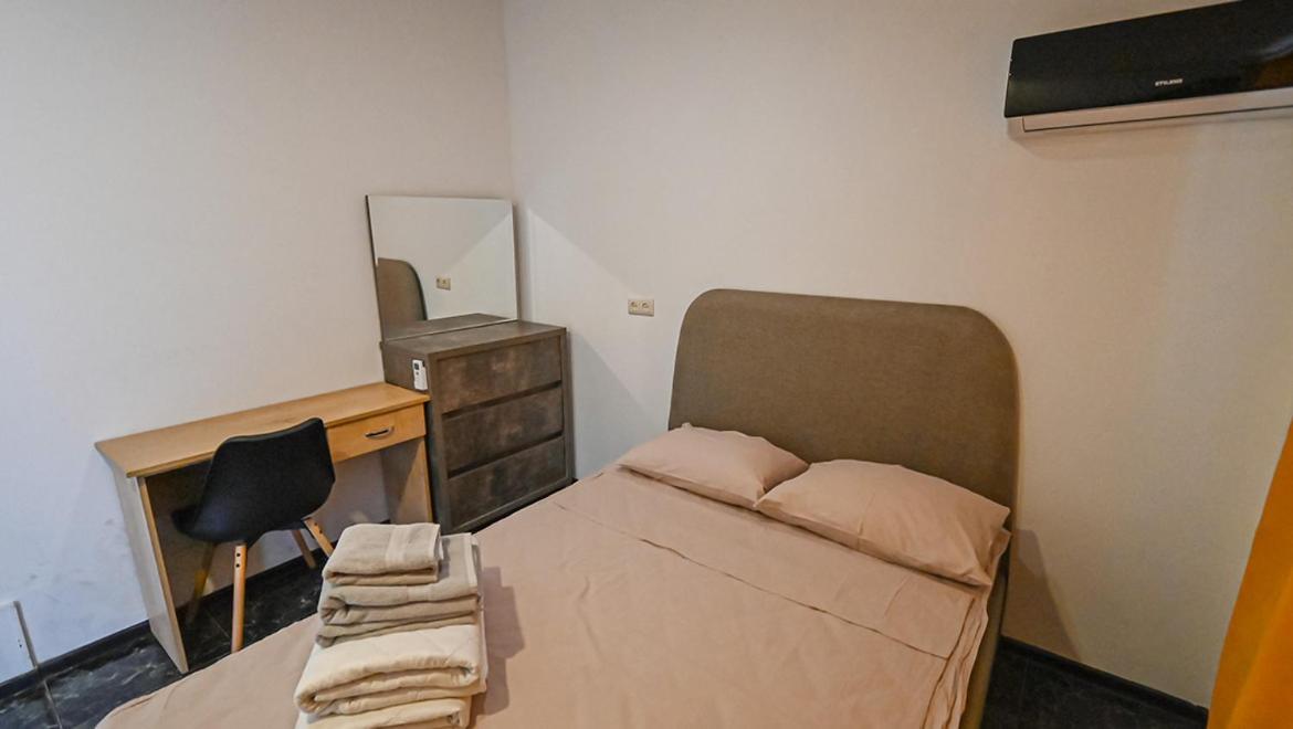 4 Bedroom Apartment On Liberty Square Тбилиси Екстериор снимка