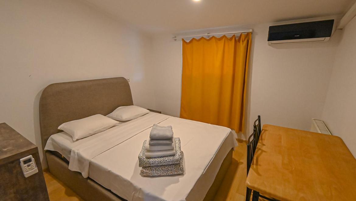 4 Bedroom Apartment On Liberty Square Тбилиси Екстериор снимка